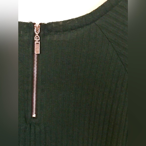 🌱2/$15 Knit Short Sleeve - Forest Green - Picture 2 of 3